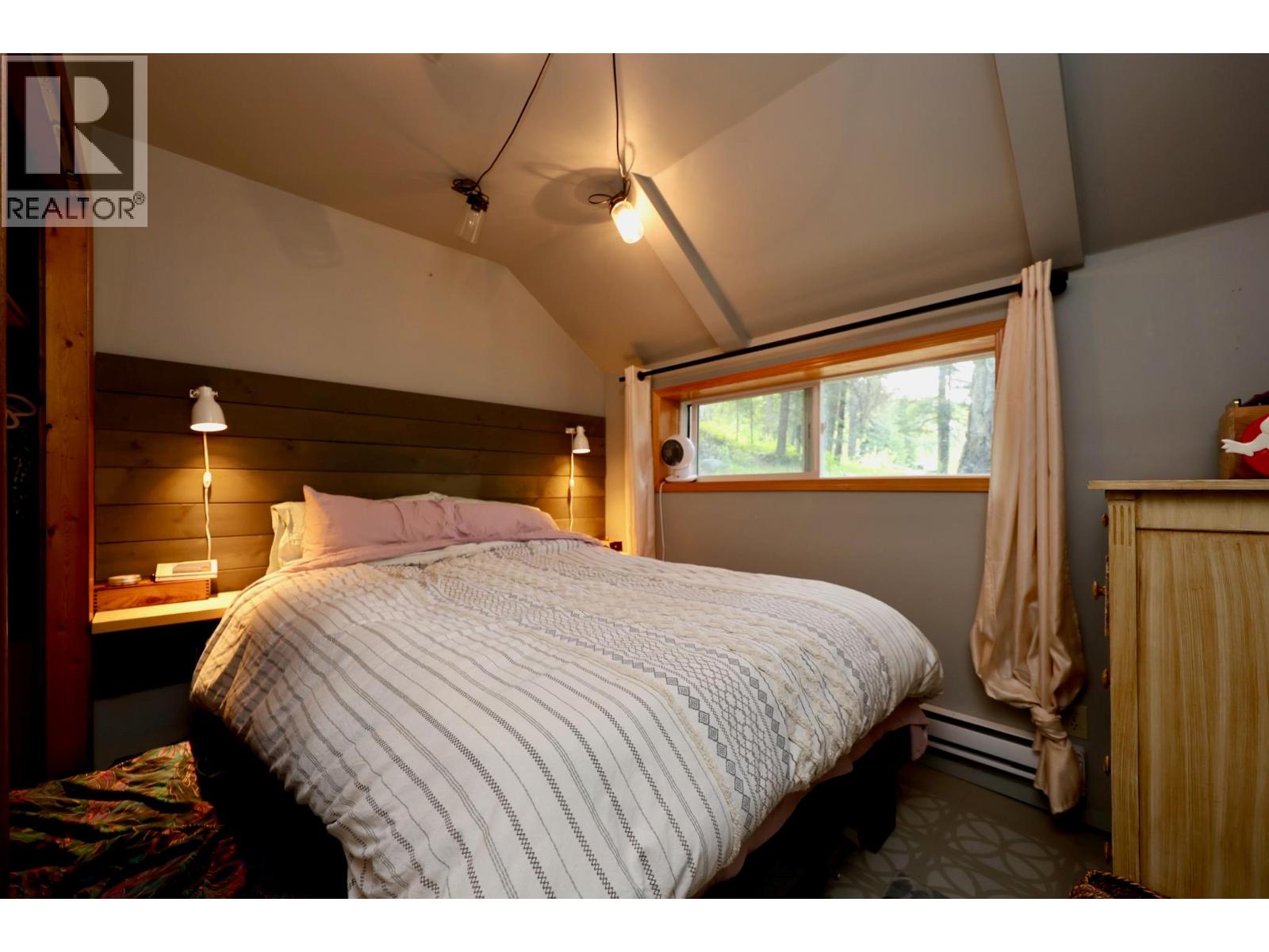 486 Champagne Road Unit# 1, 2, 3,, Golden, British Columbia  V0A 1H2 - Photo 10 - 10388082