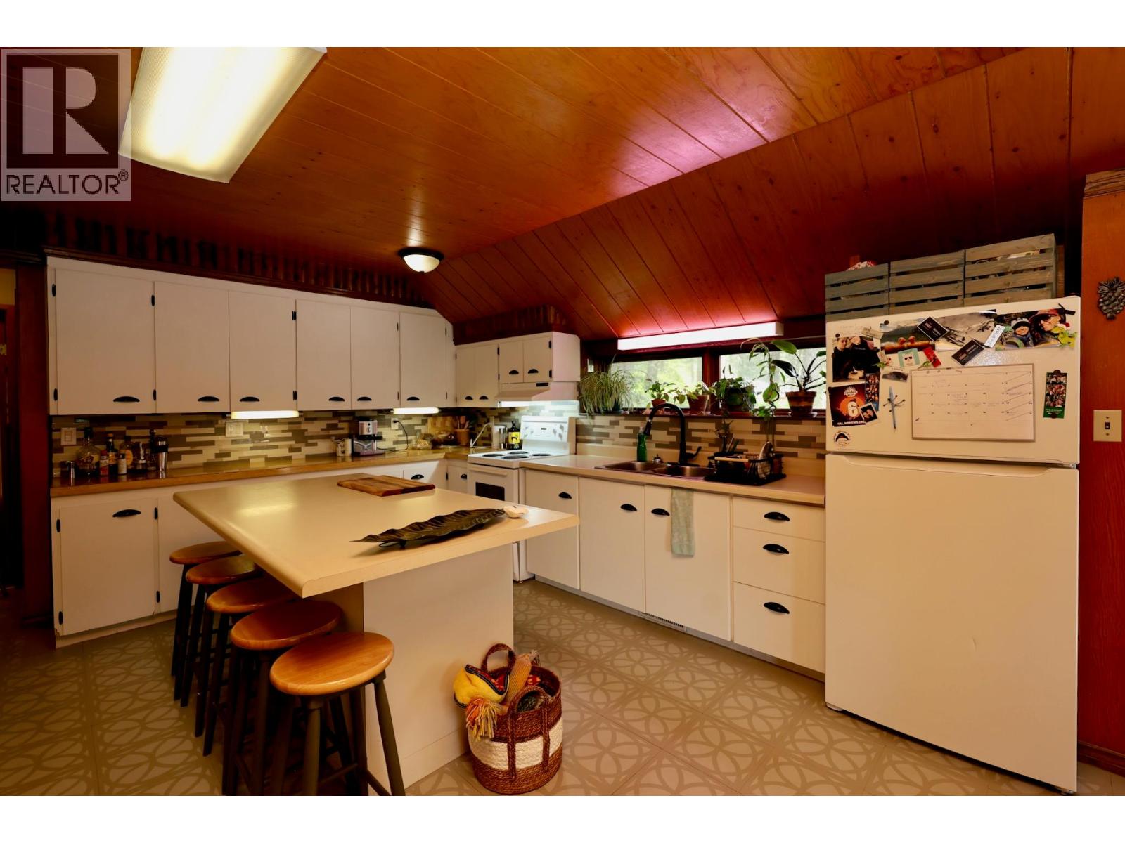 486 Champagne Road Unit# 1, 2, 3,, Golden, British Columbia  V0A 1H2 - Photo 11 - 10388082