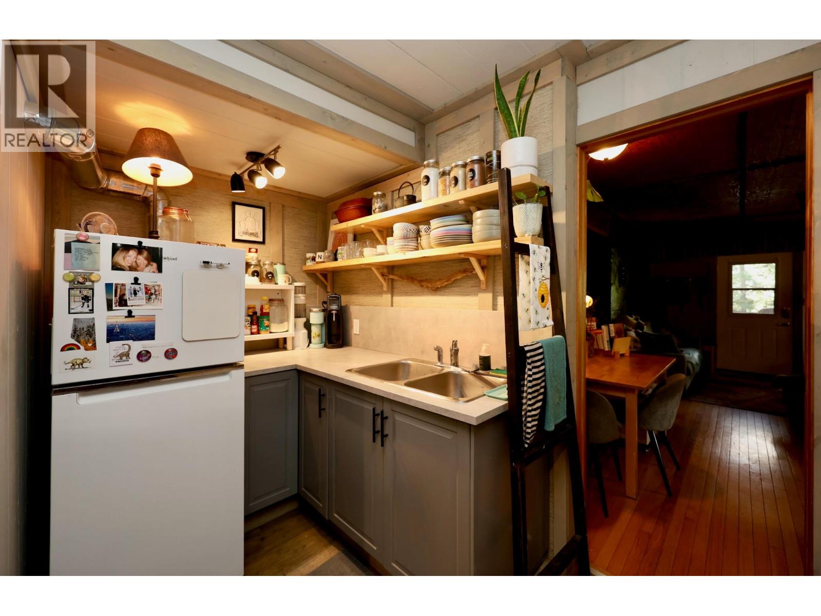 486 Champagne Road Unit# 1, 2, 3,, Golden, British Columbia  V0A 1H2 - Photo 12 - 10388082