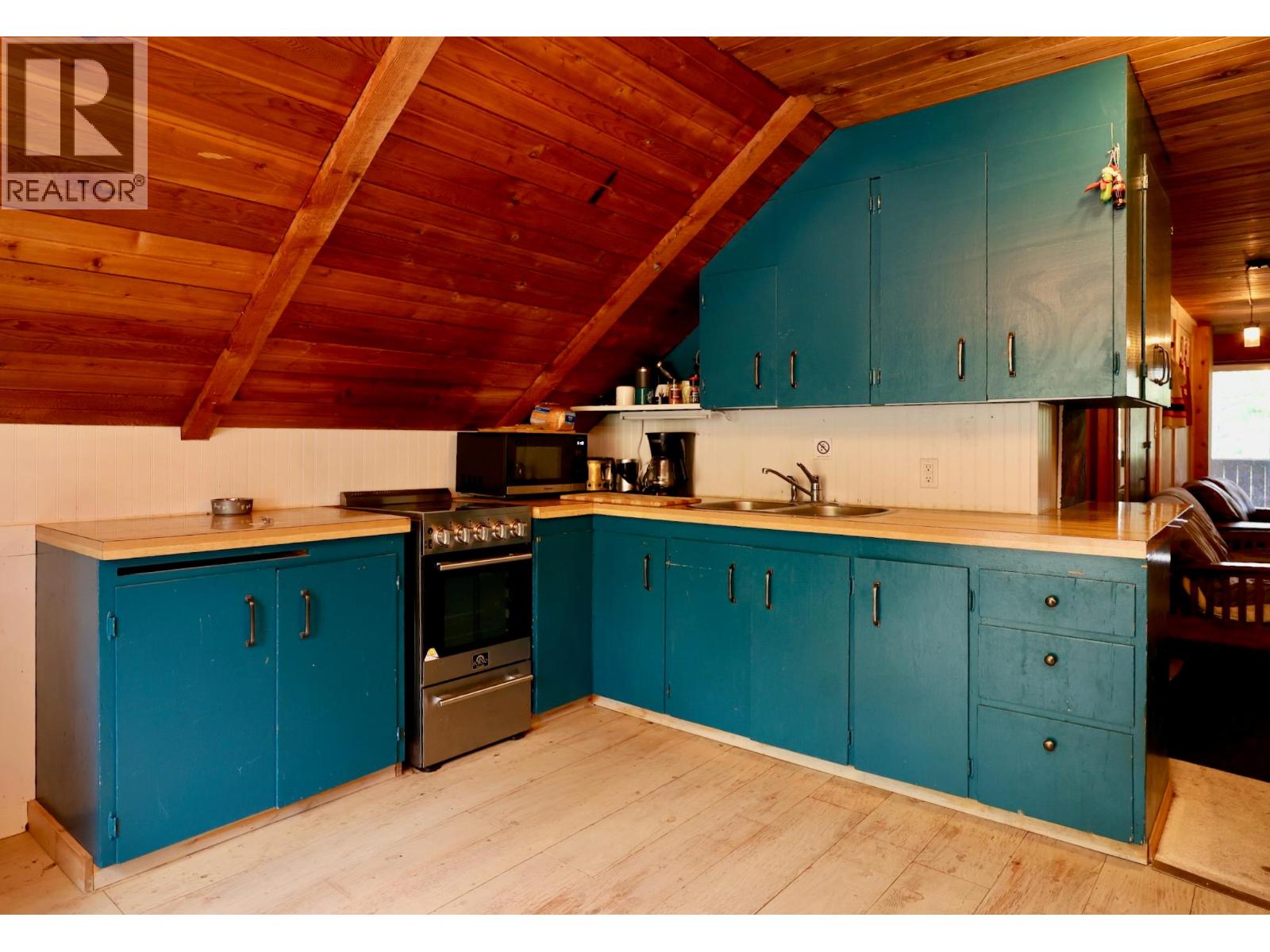 486 Champagne Road Unit# 1, 2, 3,, Golden, British Columbia  V0A 1H2 - Photo 22 - 10388082