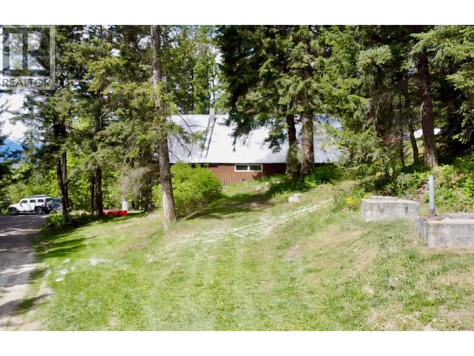 486 Champagne Road Unit# 1, 2, 3,, Golden, British Columbia  V0A 1H2 - Photo 61 - 10388082