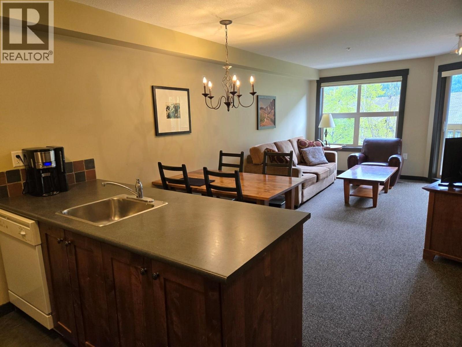 2070 Summit Drive Unit# 305, Panorama, British Columbia  V0A 1T0 - Photo 4 - 10388319