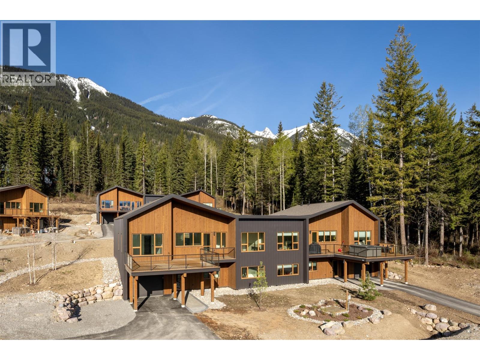 1654 Howse Pass, Golden, British Columbia  V0A 1H0 - Photo 2 - 10387670