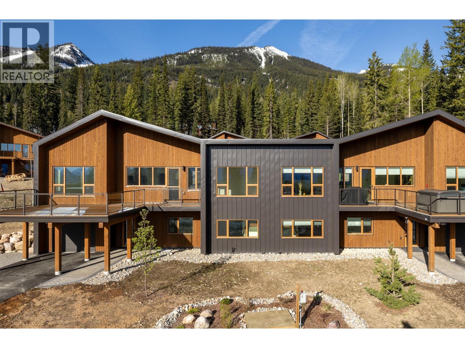 1654 Howse Pass, Golden, British Columbia  V0A 1H0 - Photo 3 - 10387670