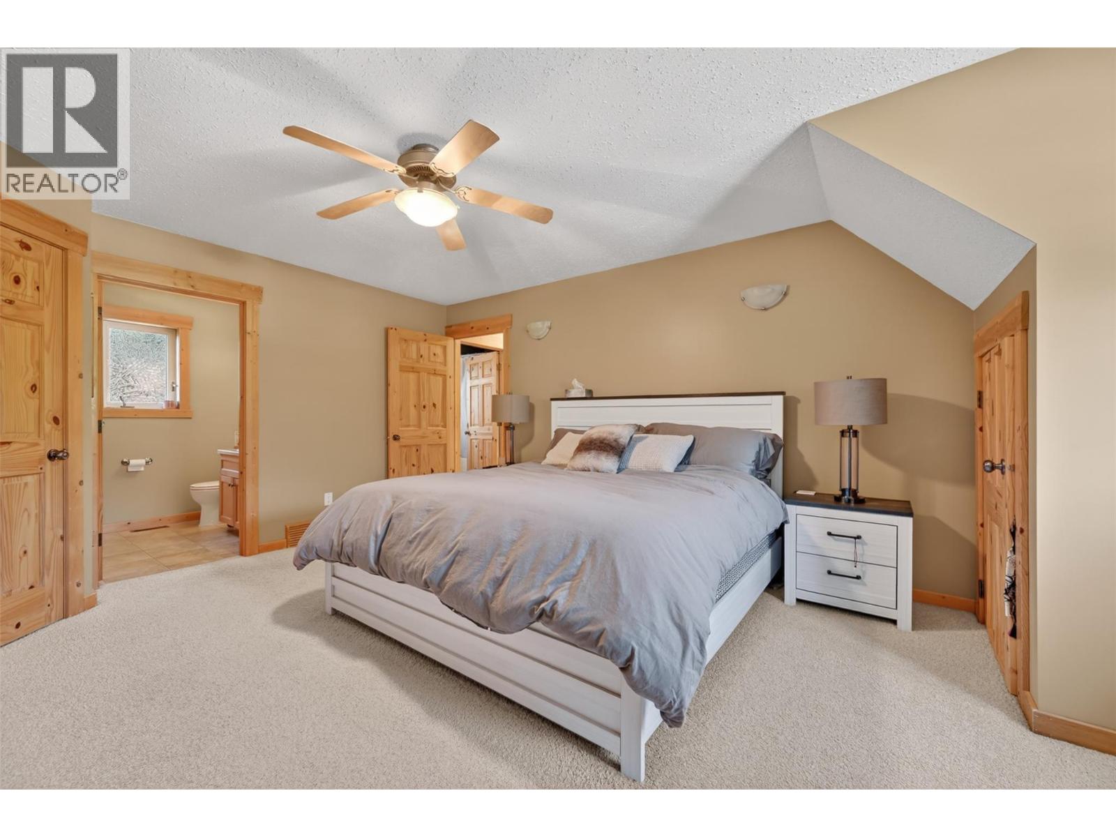 4852 Riverview Drive, Edgewater, British Columbia  V0A 1E0 - Photo 15 - 10388240