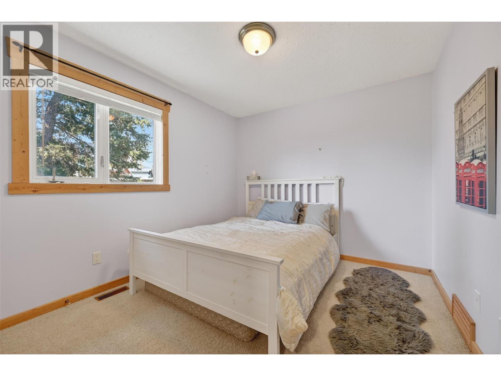 4852 Riverview Drive, Edgewater, British Columbia  V0A 1E0 - Photo 17 - 10388240