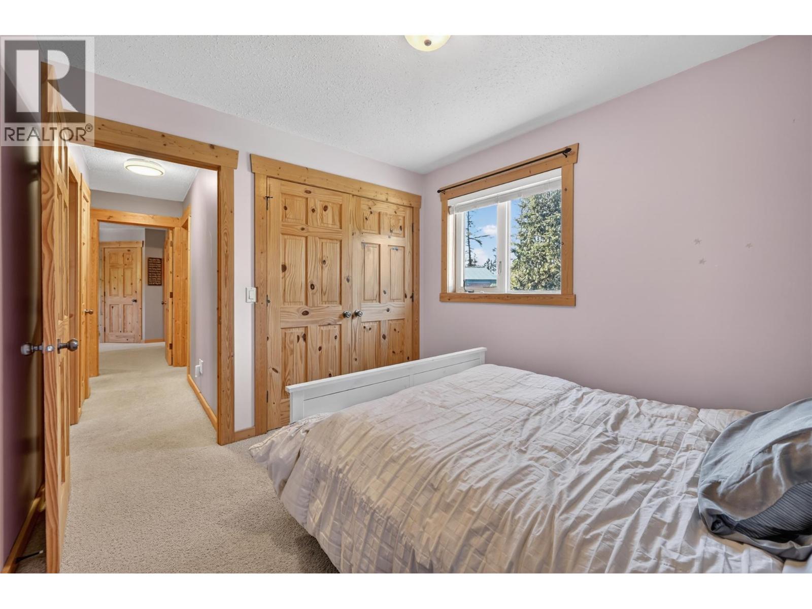 4852 Riverview Drive, Edgewater, British Columbia  V0A 1E0 - Photo 18 - 10388240