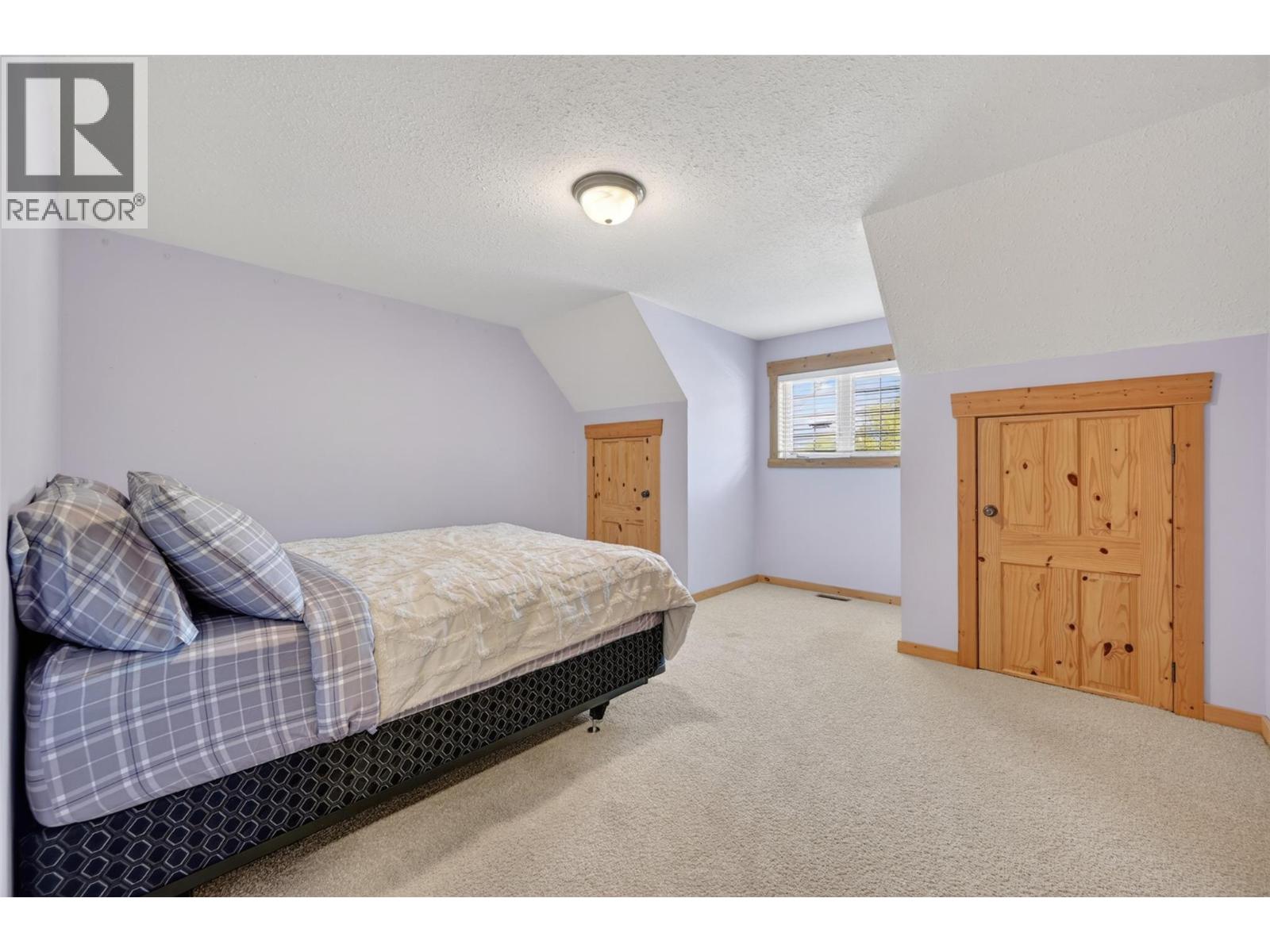 4852 Riverview Drive, Edgewater, British Columbia  V0A 1E0 - Photo 19 - 10388240