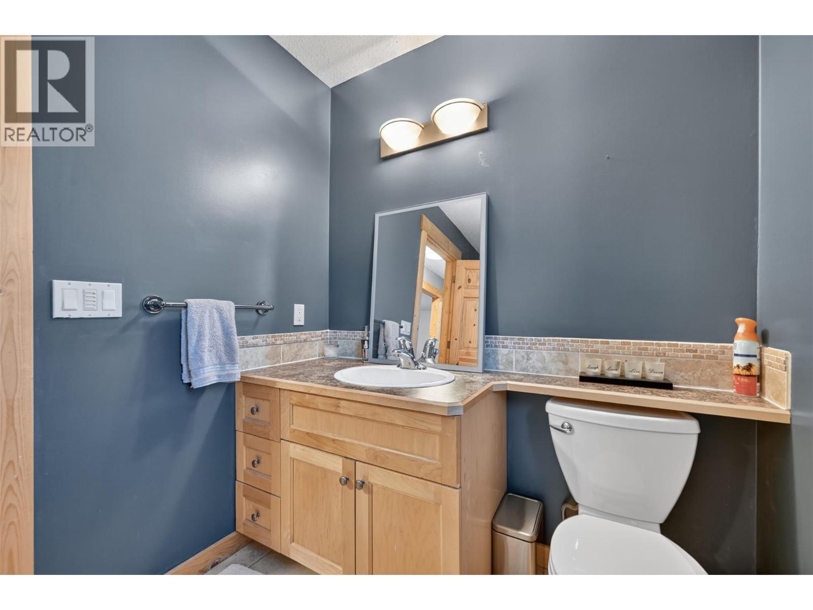 4852 Riverview Drive, Edgewater, British Columbia  V0A 1E0 - Photo 22 - 10388240
