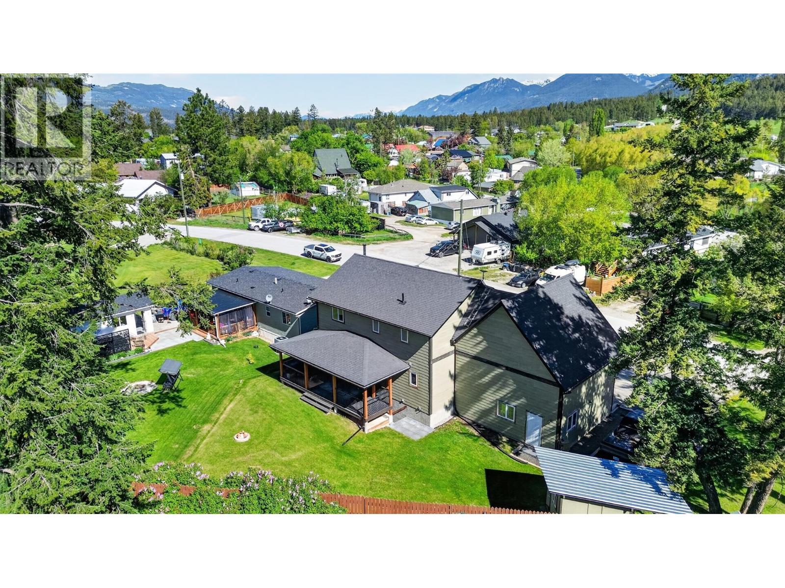 4852 Riverview Drive, Edgewater, British Columbia  V0A 1E0 - Photo 31 - 10388240