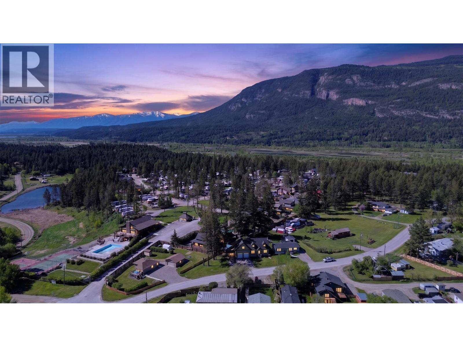 4852 Riverview Drive, Edgewater, British Columbia  V0A 1E0 - Photo 33 - 10388240