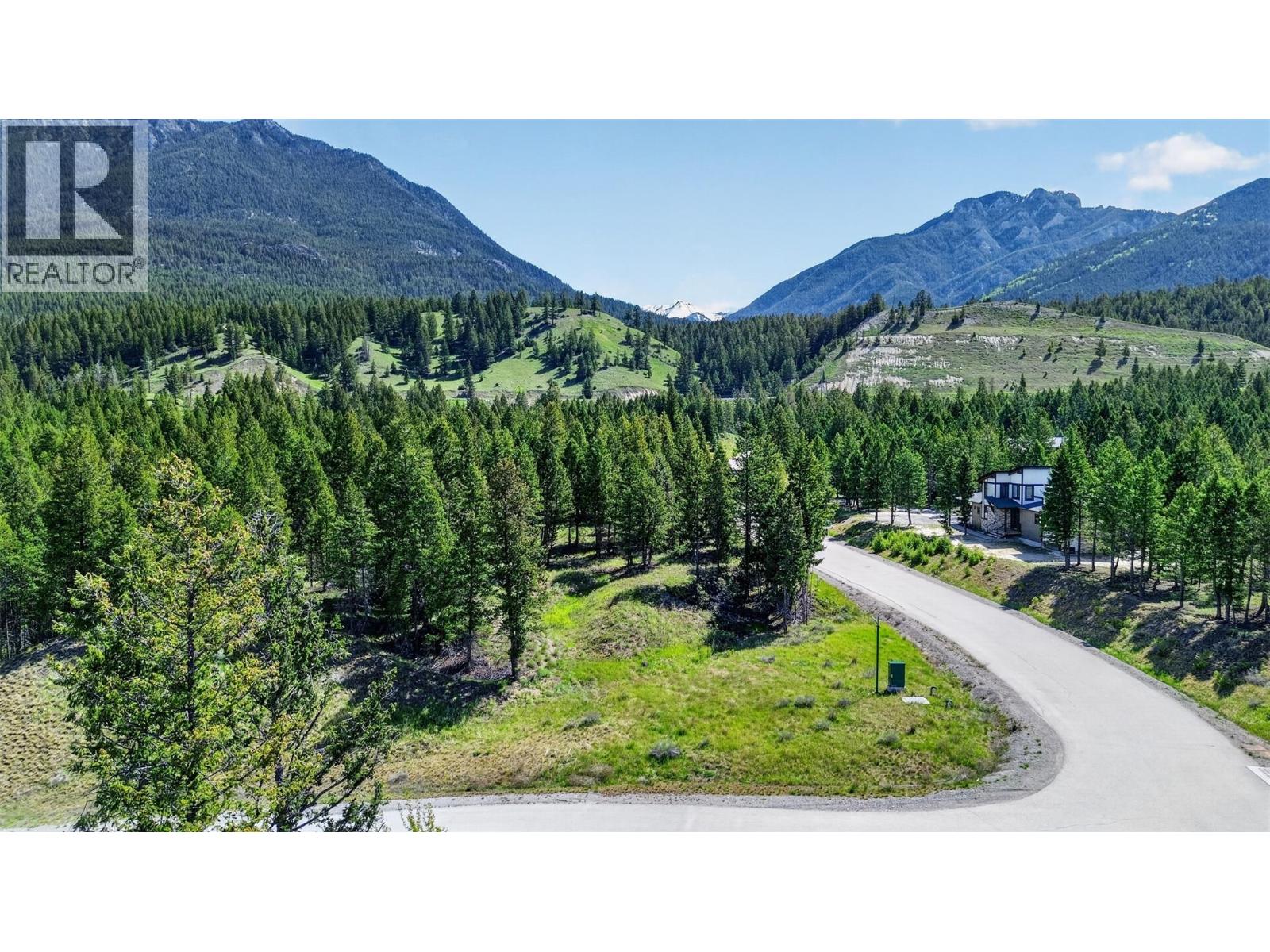 4915 Saddlewood Lane, Radium Hot Springs, British Columbia