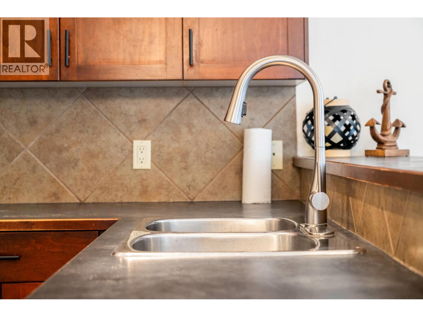 7307 Prospector Avenue Unit# 202, Radium Hot Springs, British Columbia  V0A 1M0 - Photo 11 - 10388611