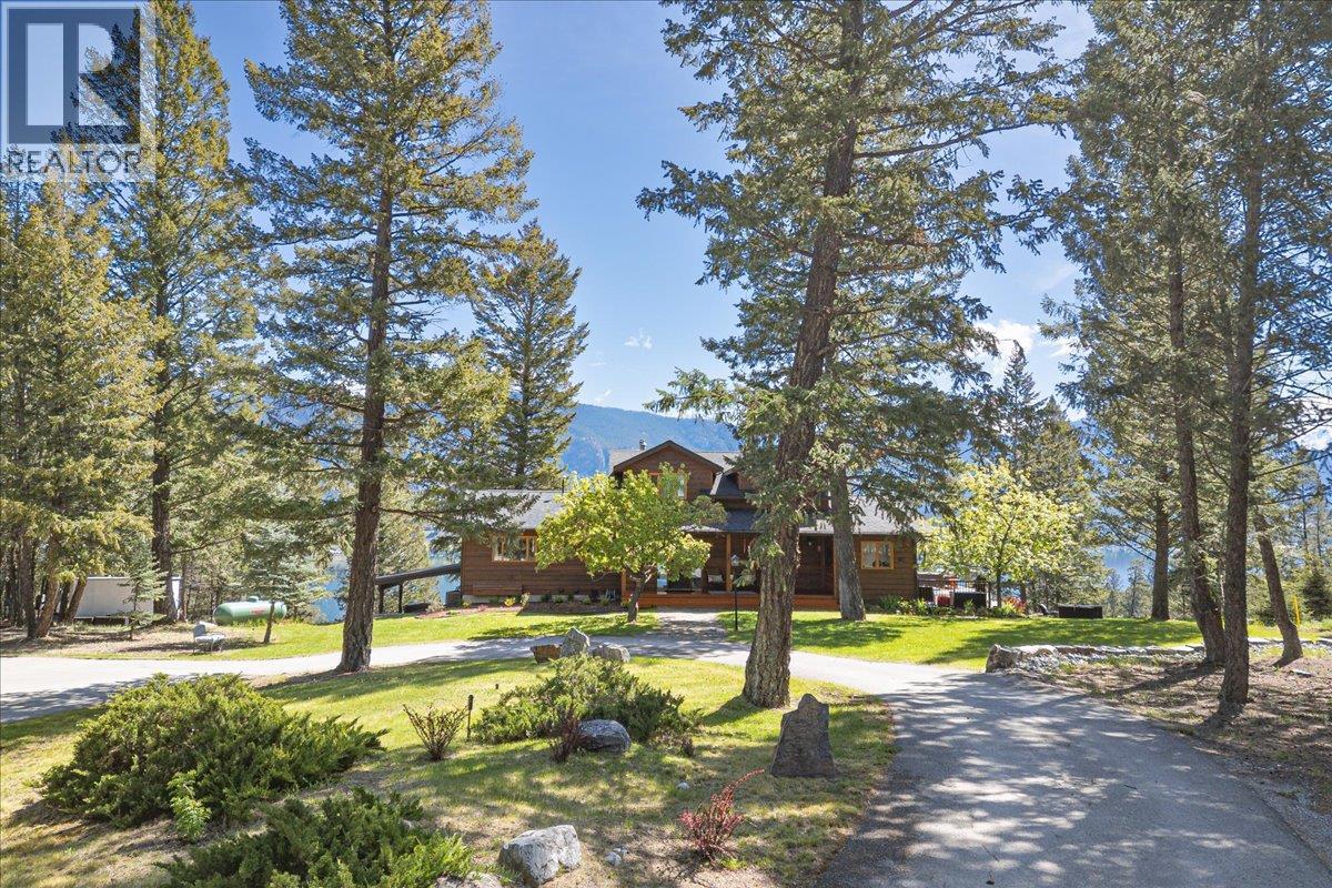 2371 Stark Drive, Invermere, British Columbia  V0A 1K2 - Photo 2 - 10388158
