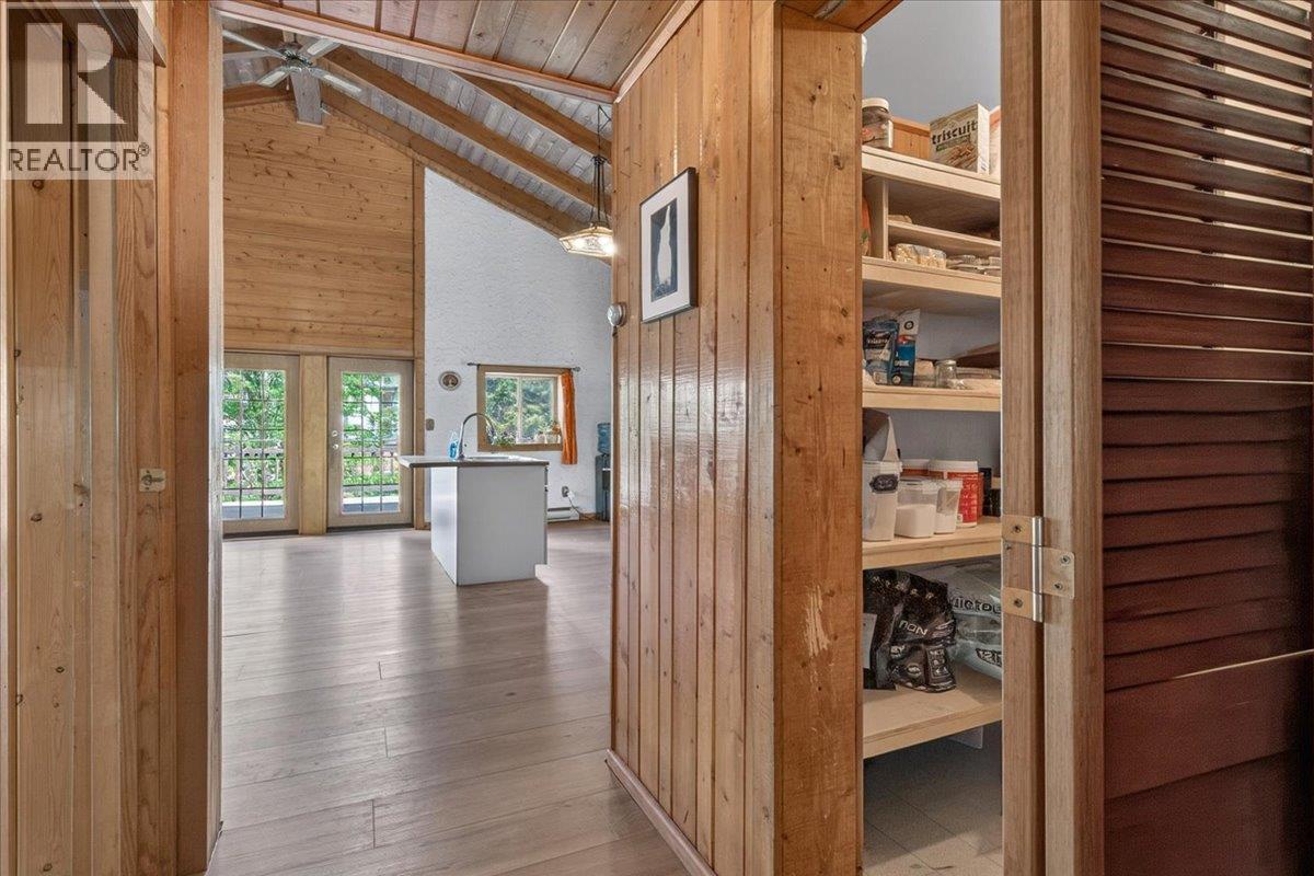 4764 Forsters Landing Road, Radium Hot Springs, British Columbia  V0A 1M0 - Photo 14 - 10388456