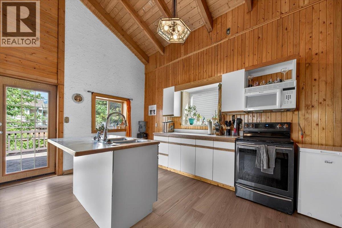 4764 Forsters Landing Road, Radium Hot Springs, British Columbia  V0A 1M0 - Photo 8 - 10388456