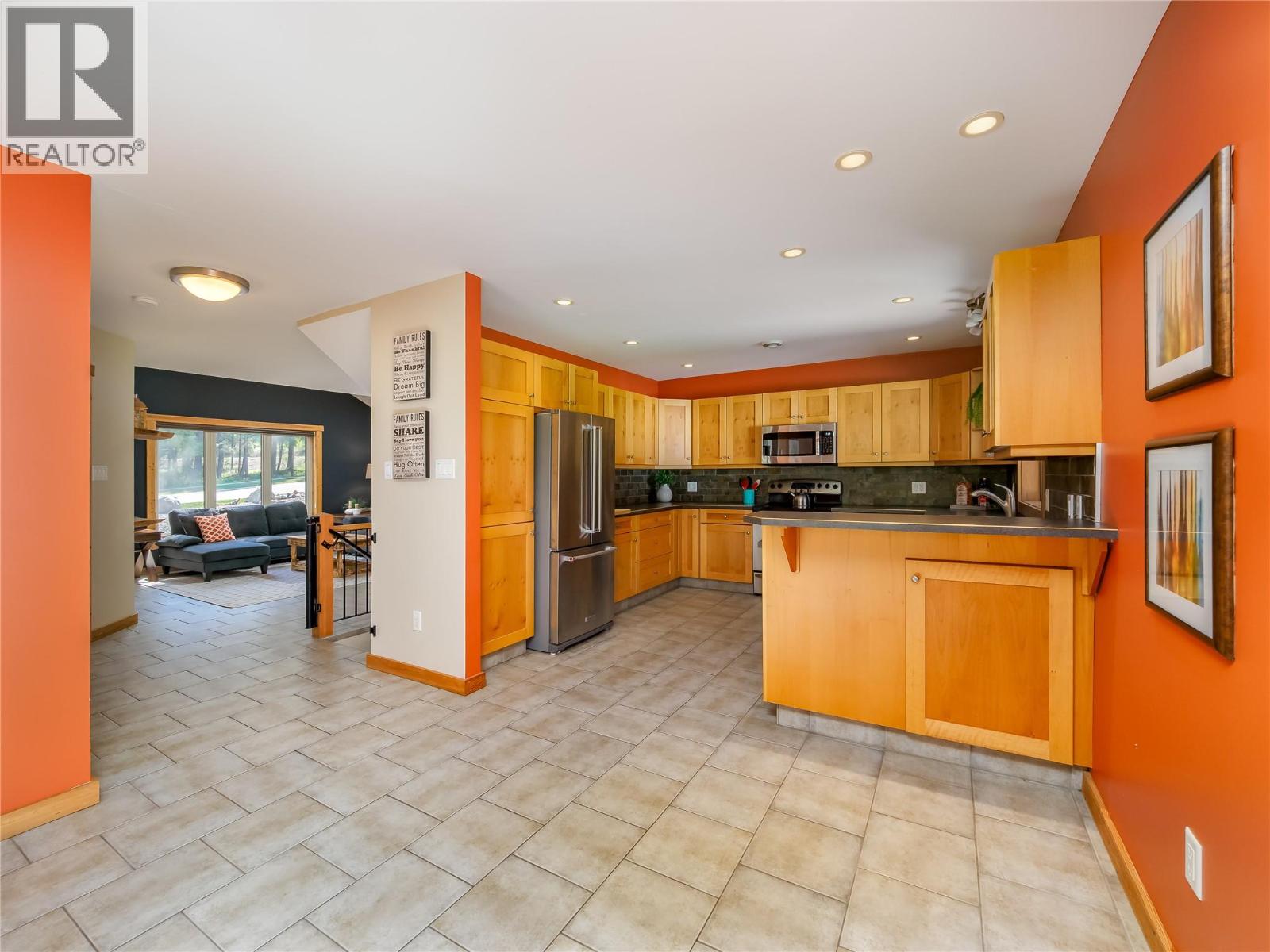 1035 Stoney Lane Road, Golden, British Columbia  V0A 1H3 - Photo 32 - 10387260