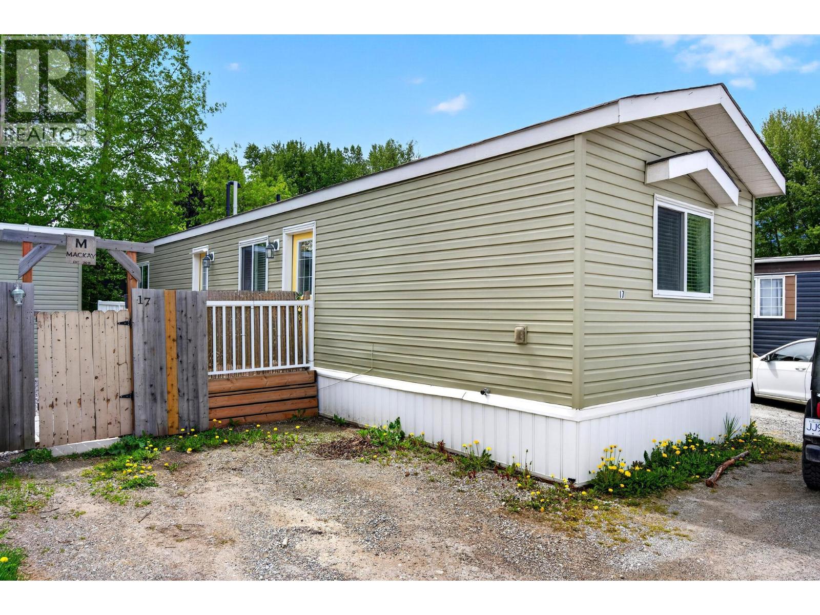 1409 11th Avenue N Unit# 17, Golden, British Columbia  V0A 1H2 - Photo 2 - 10389012