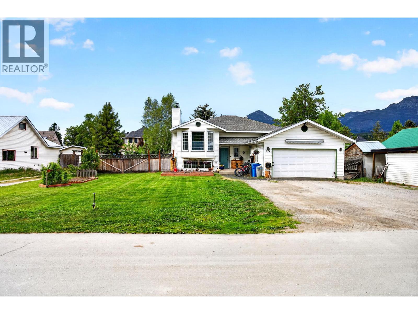 517 12th Street S, Golden, British Columbia  V0A 1H0 - Photo 48 - 10389215