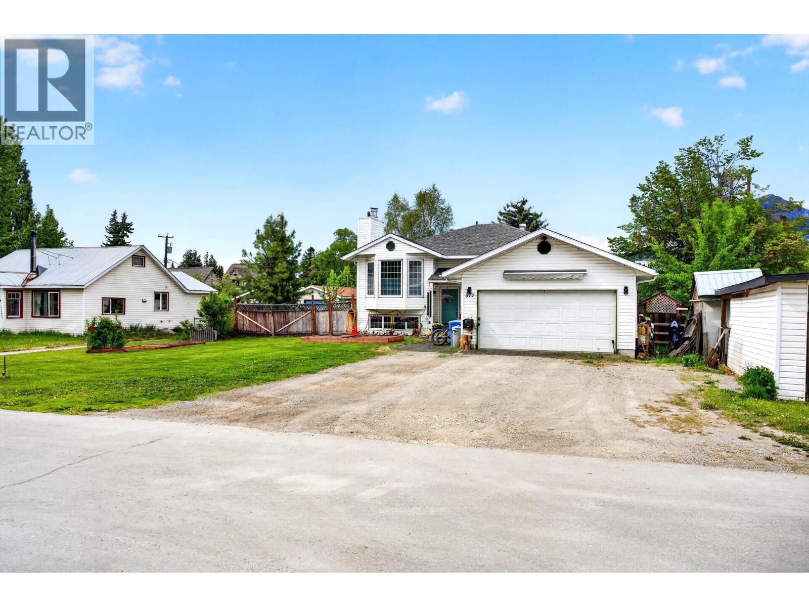 517 12th Street S, Golden, British Columbia  V0A 1H0 - Photo 49 - 10389215