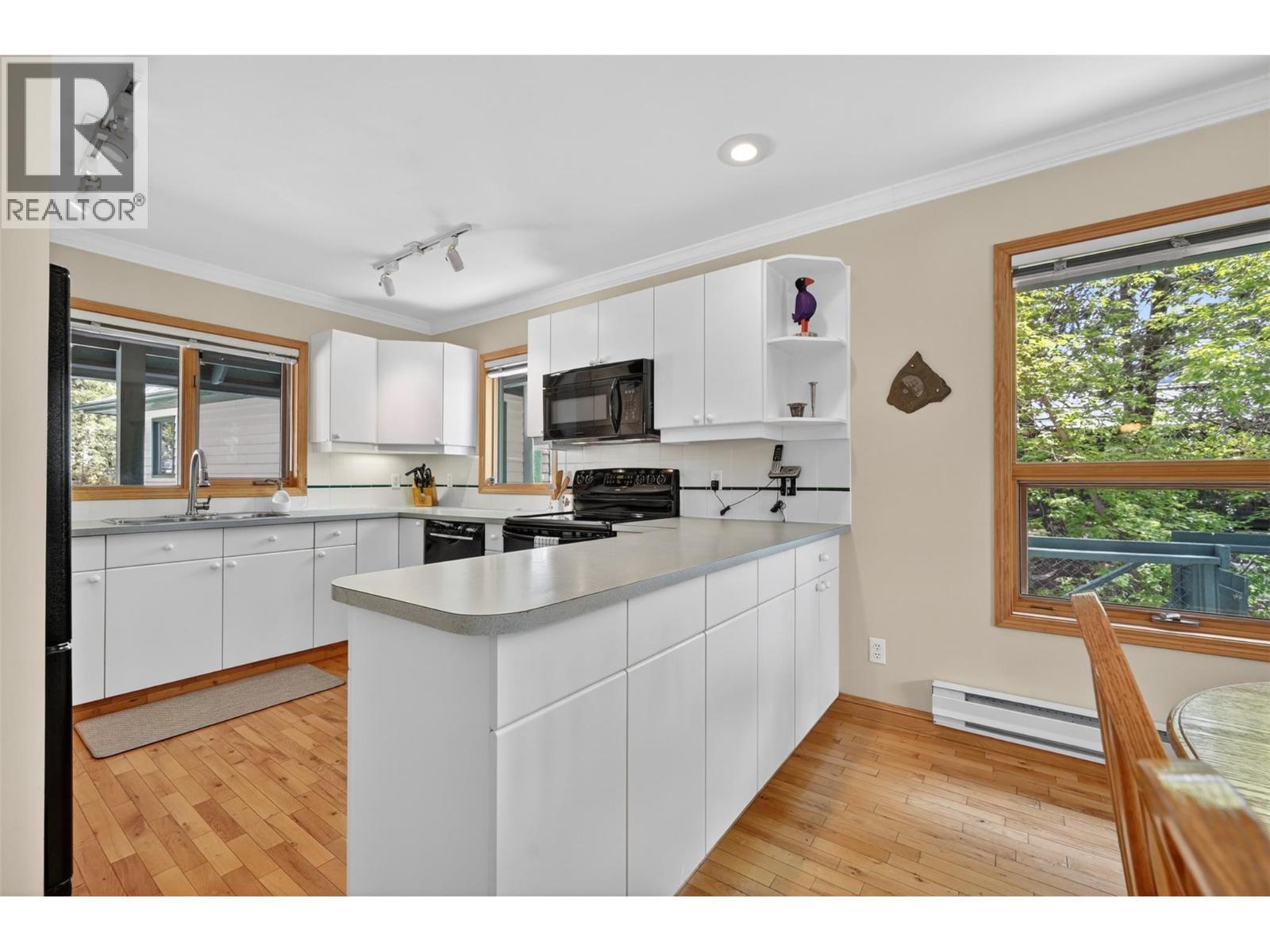 1067 Timberhill Place, Windermere, British Columbia  V0A 1K3 - Photo 14 - 10389083