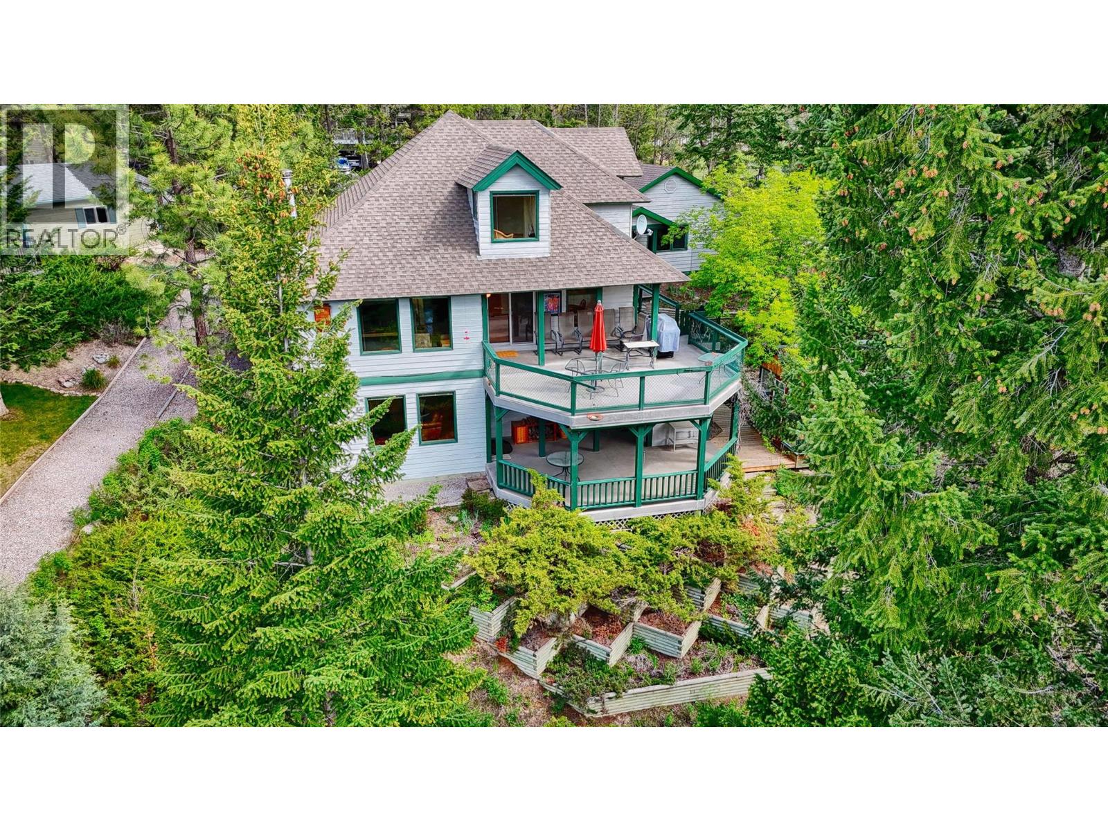 1067 Timberhill Place, Windermere, British Columbia  V0A 1K3 - Photo 2 - 10389083