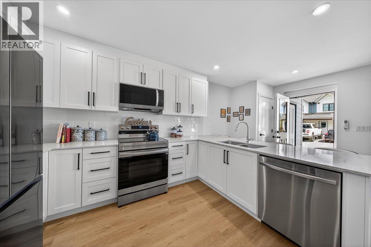 2098 Pine Tree Way Unit# 46, Invermere, British Columbia  V0A 1K4 - Photo 11 - 10389080