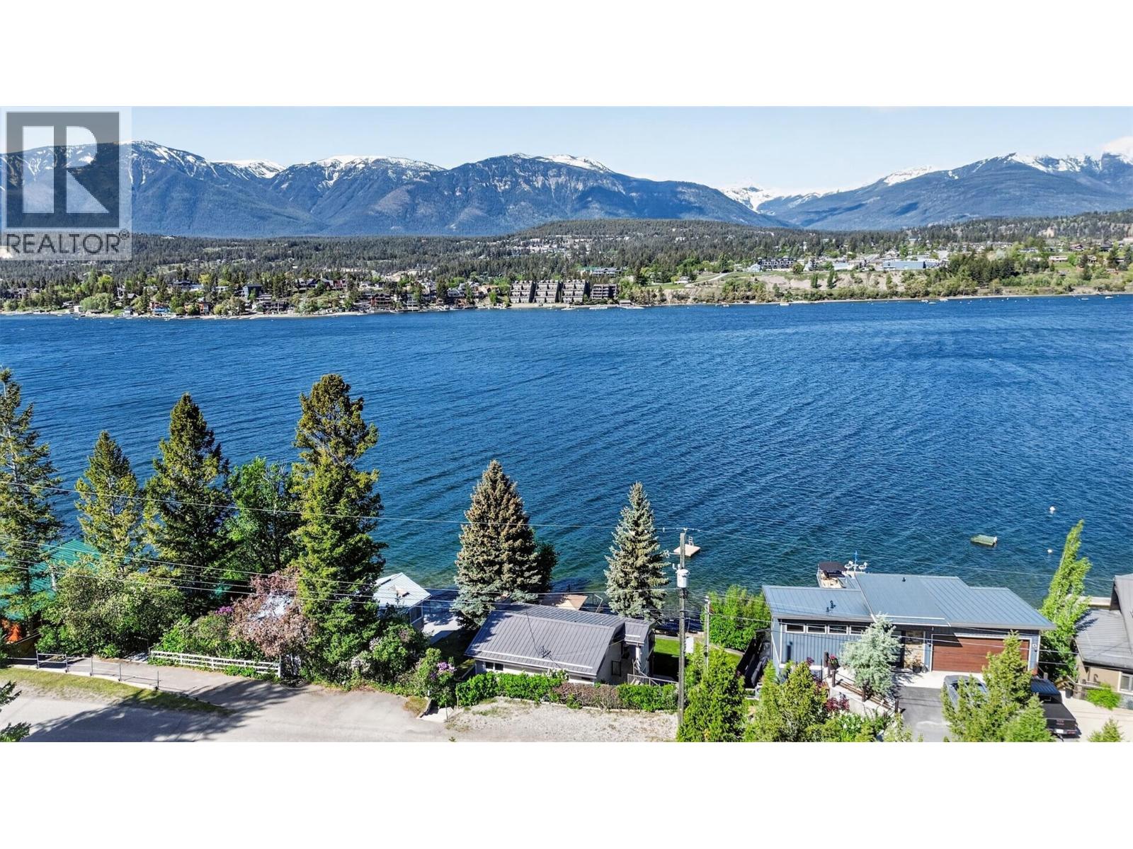 691 Lakeview Road, Invermere, British Columbia  V0A 1K3 - Photo 2 - 10388877