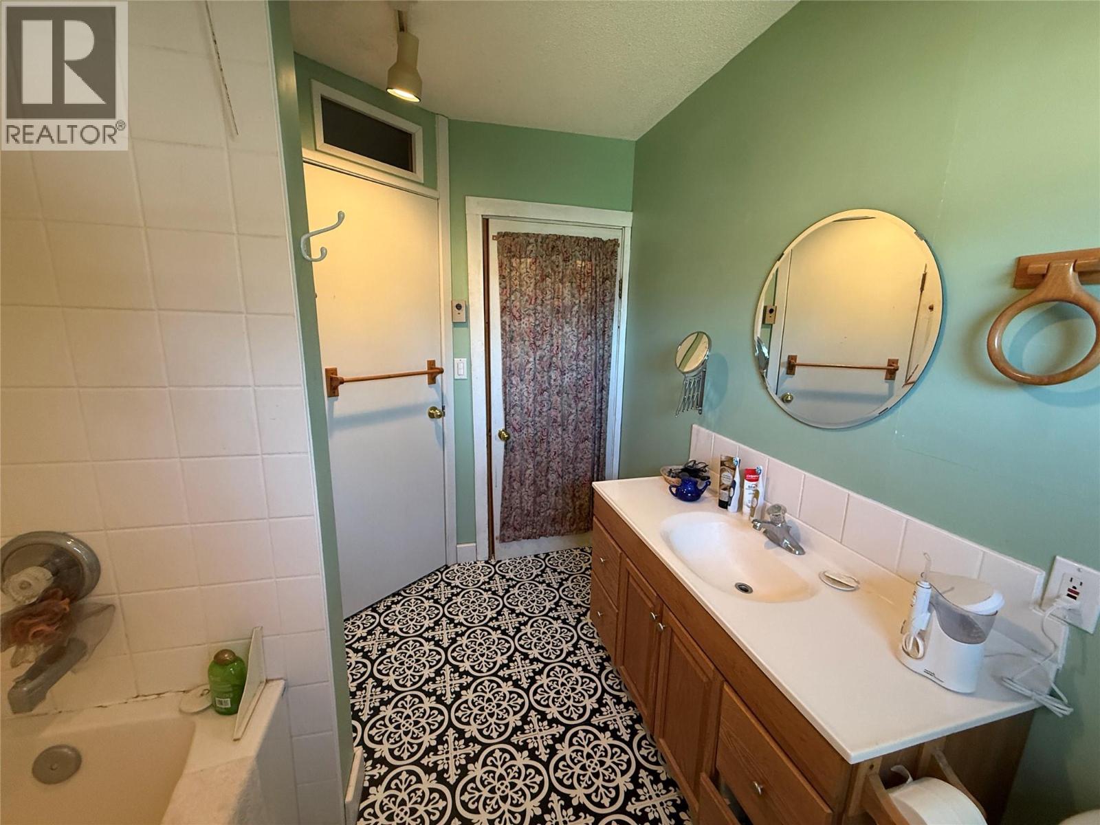 9215 Main Avenue, Wilmer, British Columbia  V0A 1K5 - Photo 36 - 10389516