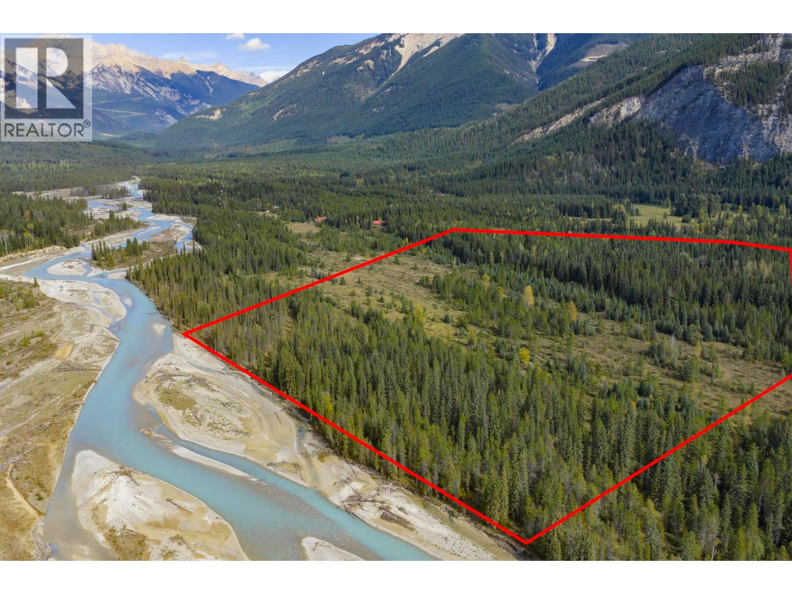 2237 Blaeberry Road, Golden, British Columbia  V0A 1H1 - Photo 2 - 10389813