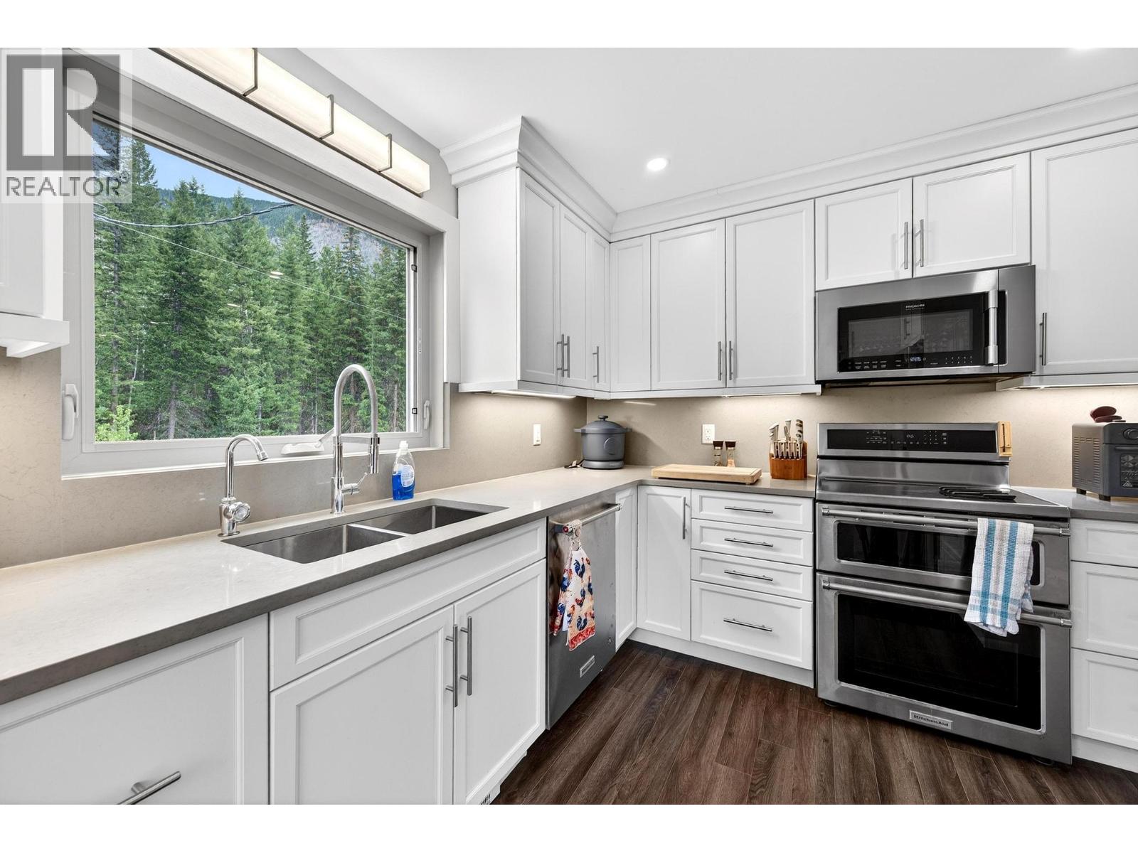 2333 Hedges Road, Golden, British Columbia  V0A 1H1 - Photo 13 - 10389825
