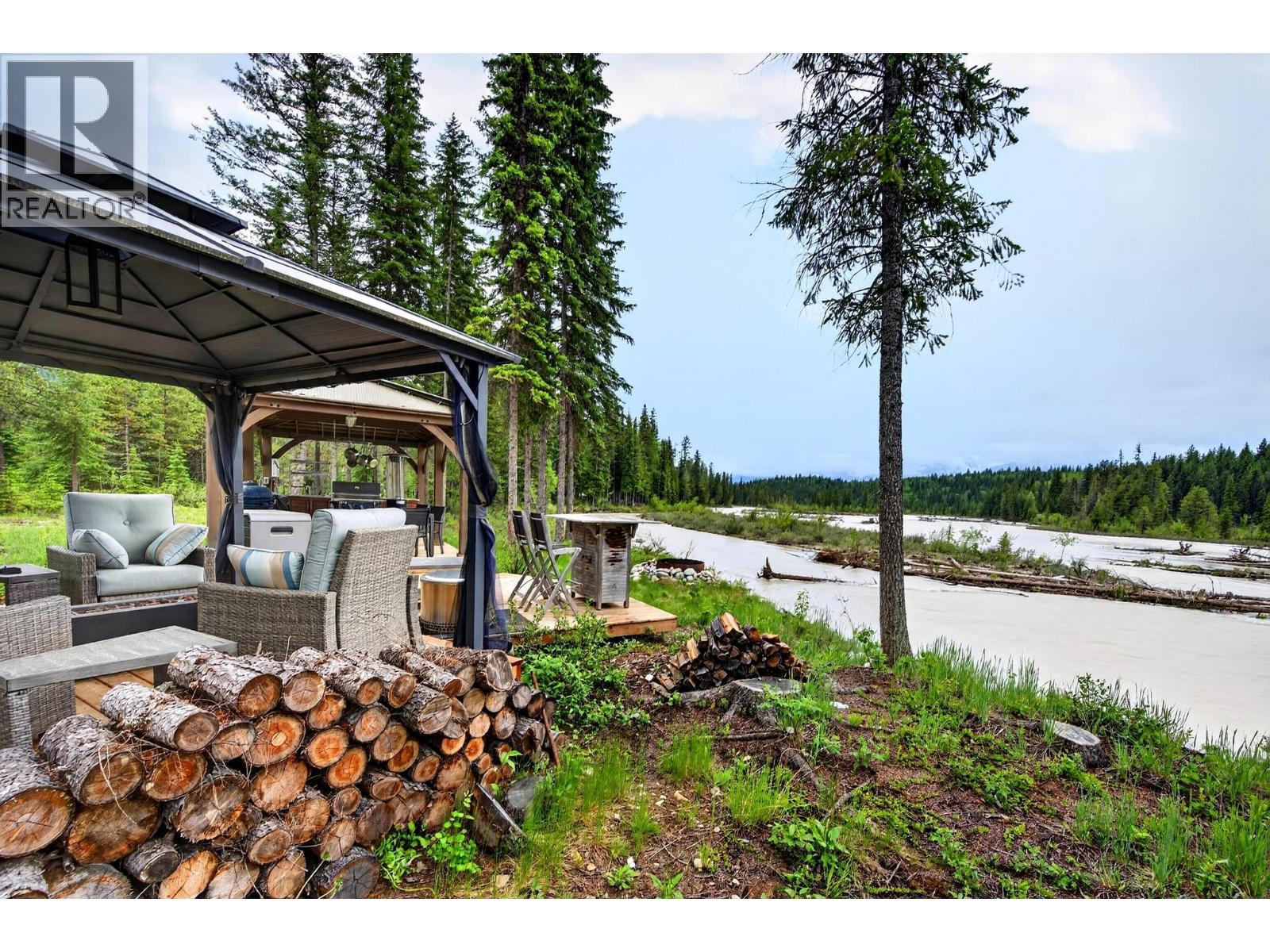2333 Hedges Road, Golden, British Columbia  V0A 1H1 - Photo 4 - 10389825