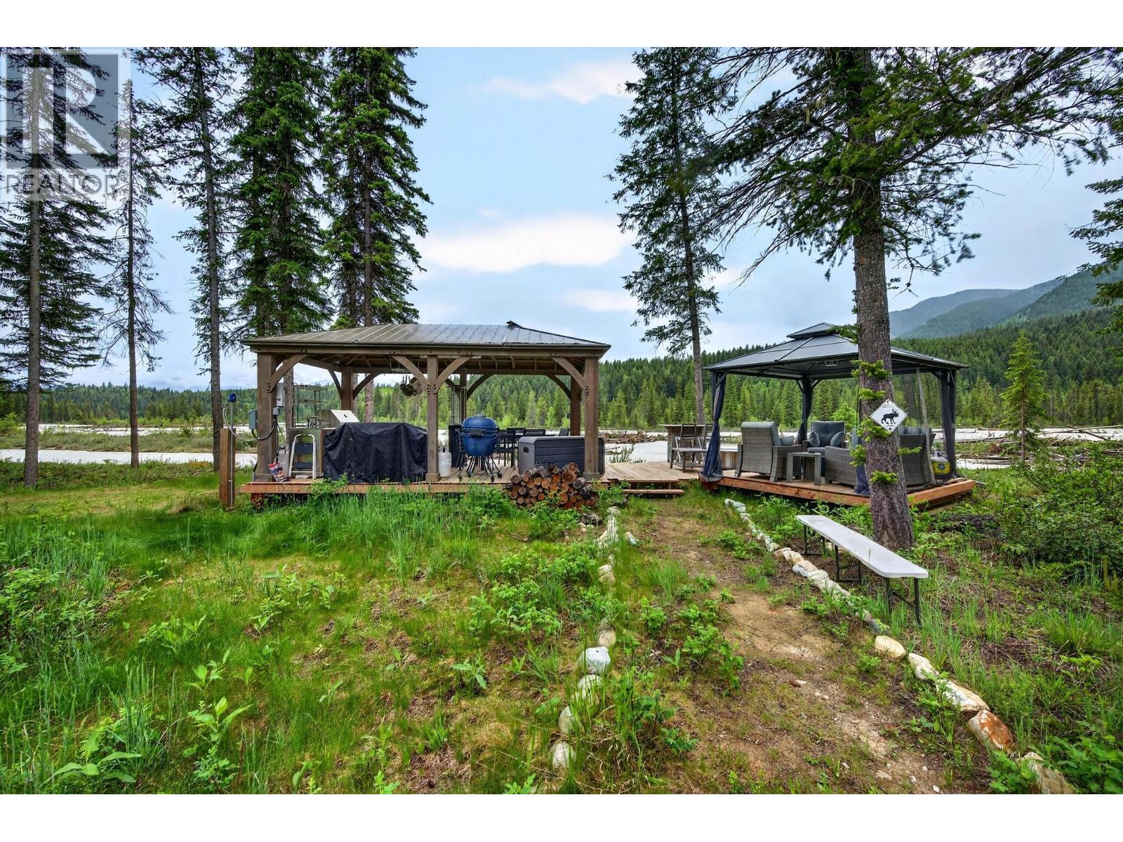 2333 Hedges Road, Golden, British Columbia  V0A 1H1 - Photo 6 - 10389825