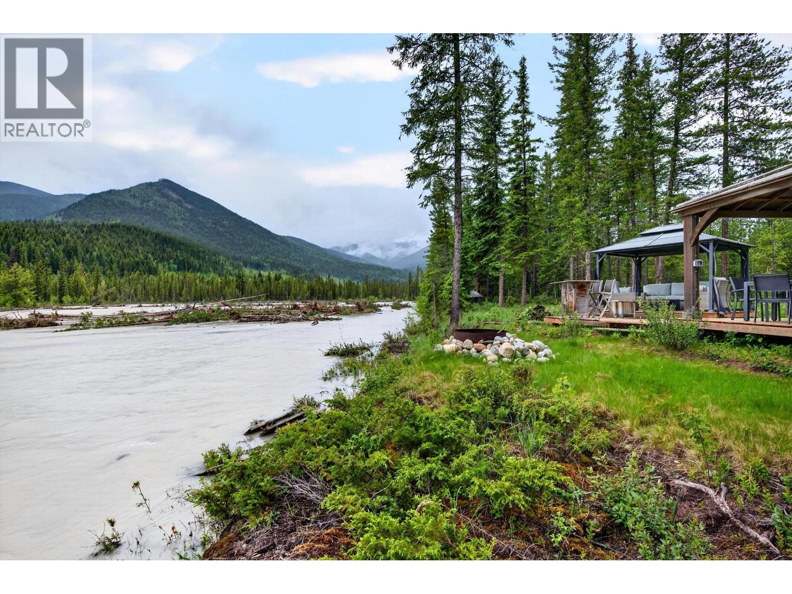 2333 Hedges Road, Golden, British Columbia  V0A 1H1 - Photo 7 - 10389825