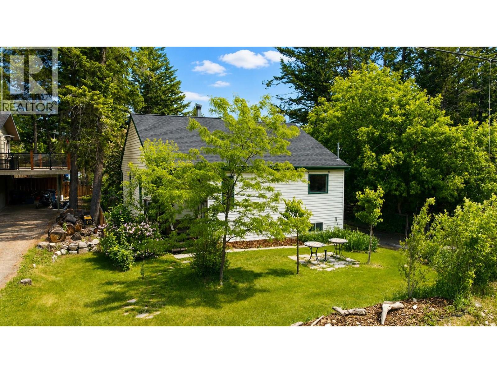 1409 10th Avenue, Invermere, British Columbia  V0A 1K0 - Photo 3 - 10390052