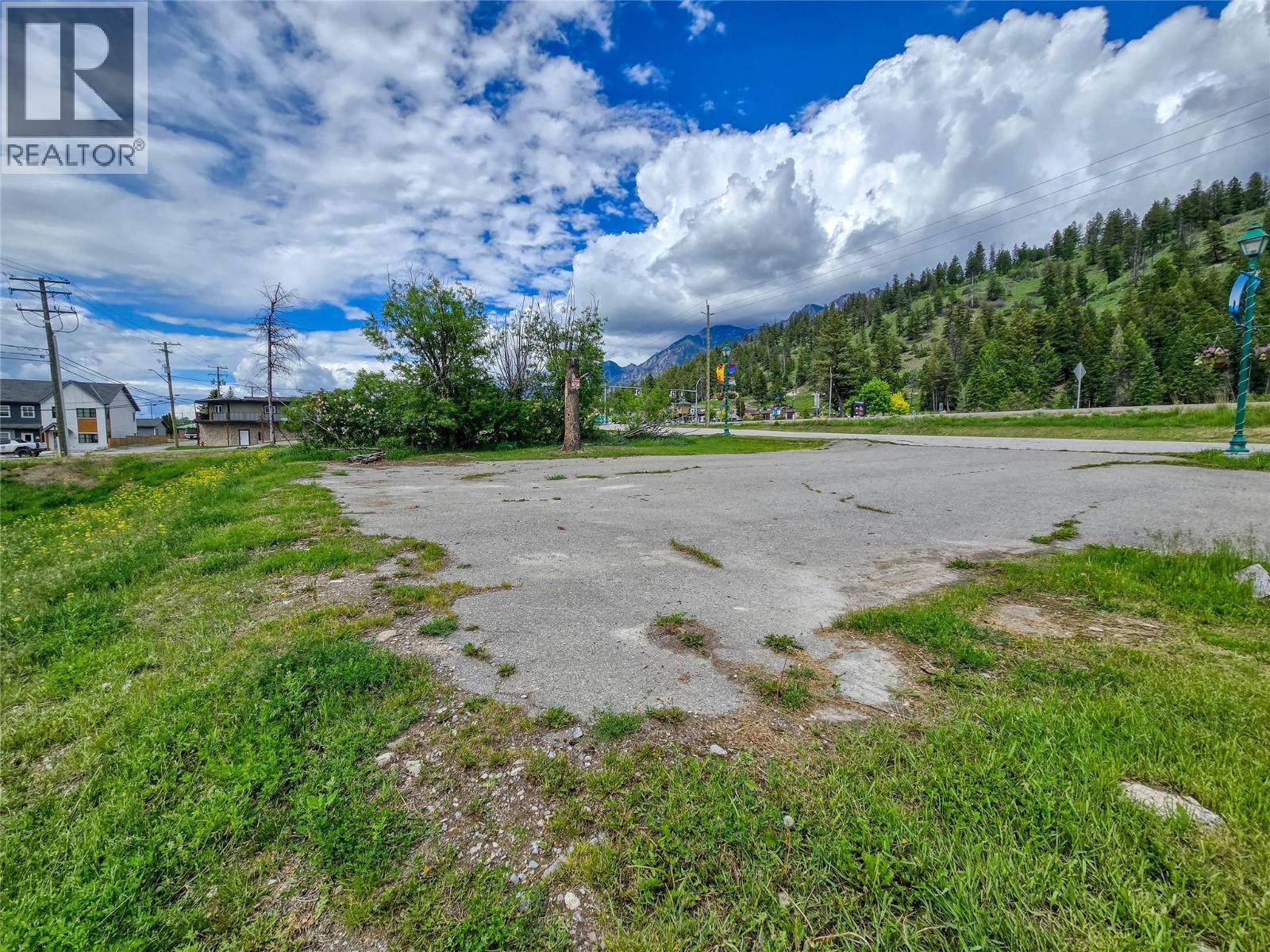 7567 & 7575 Main Street W, Radium Hot Springs, British Columbia  V0A 1M0 - Photo 17 - 10389213