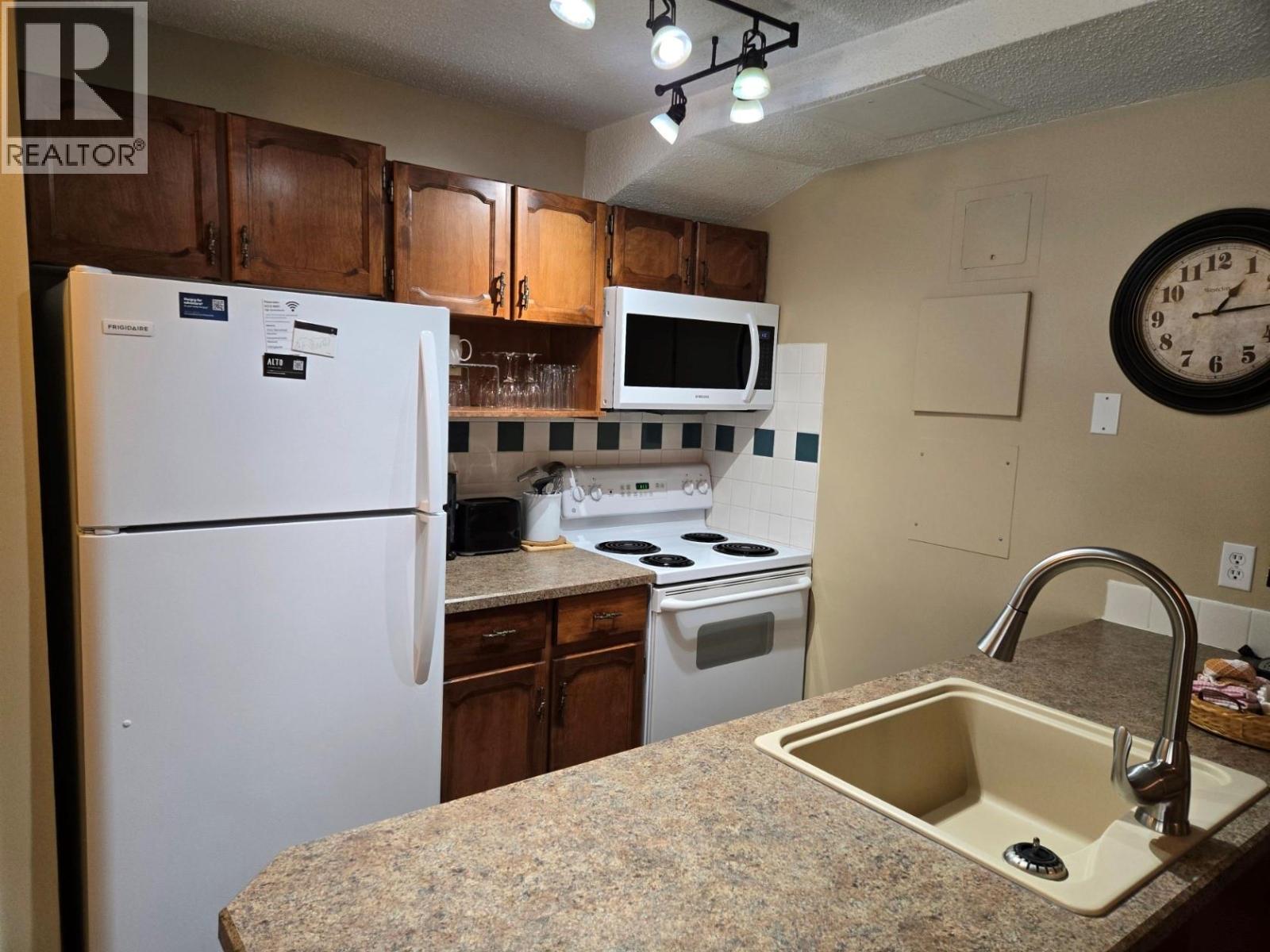 2030 Panorama Drive Unit# 1030, Panorama, British Columbia