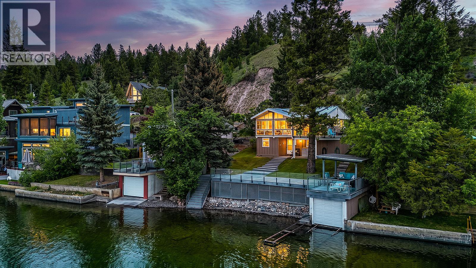 695 Lakeview Road, Invermere, British Columbia