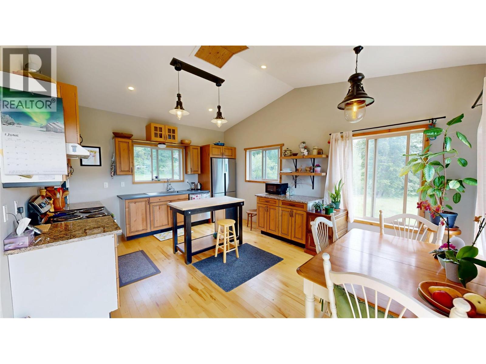 2660 95 Highway, Brisco, British Columbia  V0A 1B0 - Photo 11 - 10390601