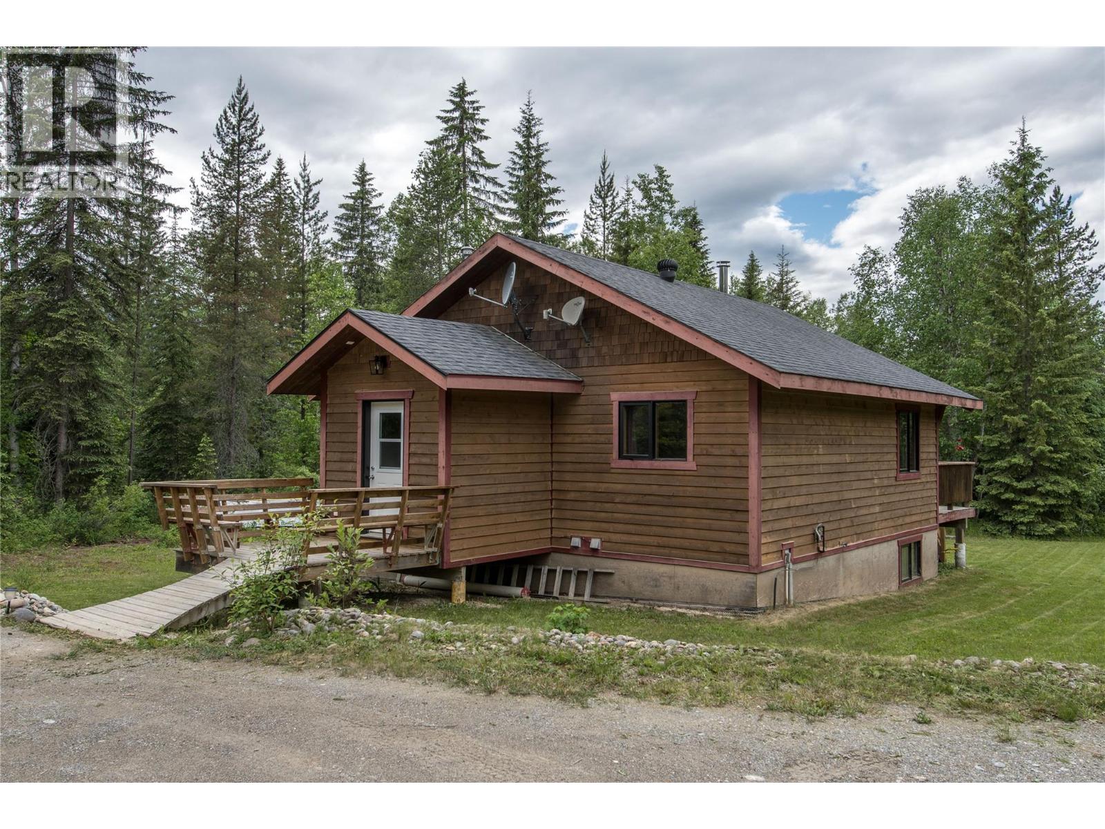 2415 Kettleston Road, Golden, British Columbia
