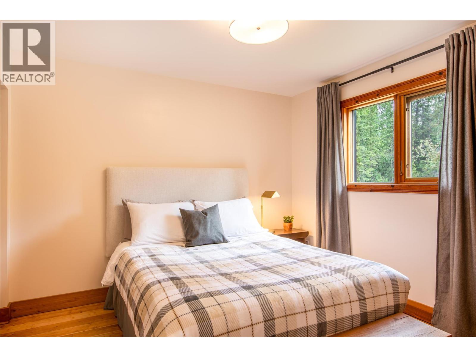 2415 Kettleston Road, Golden, British Columbia  V0A 1H1 - Photo 9 - 10390585