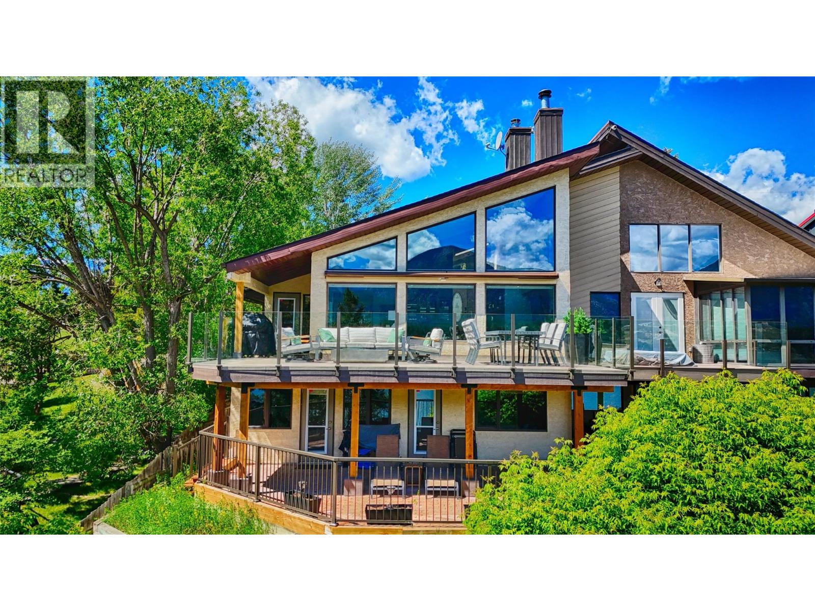 821 4th Avenue, Invermere, British Columbia  V0A 1K4 - Photo 2 - 10391116