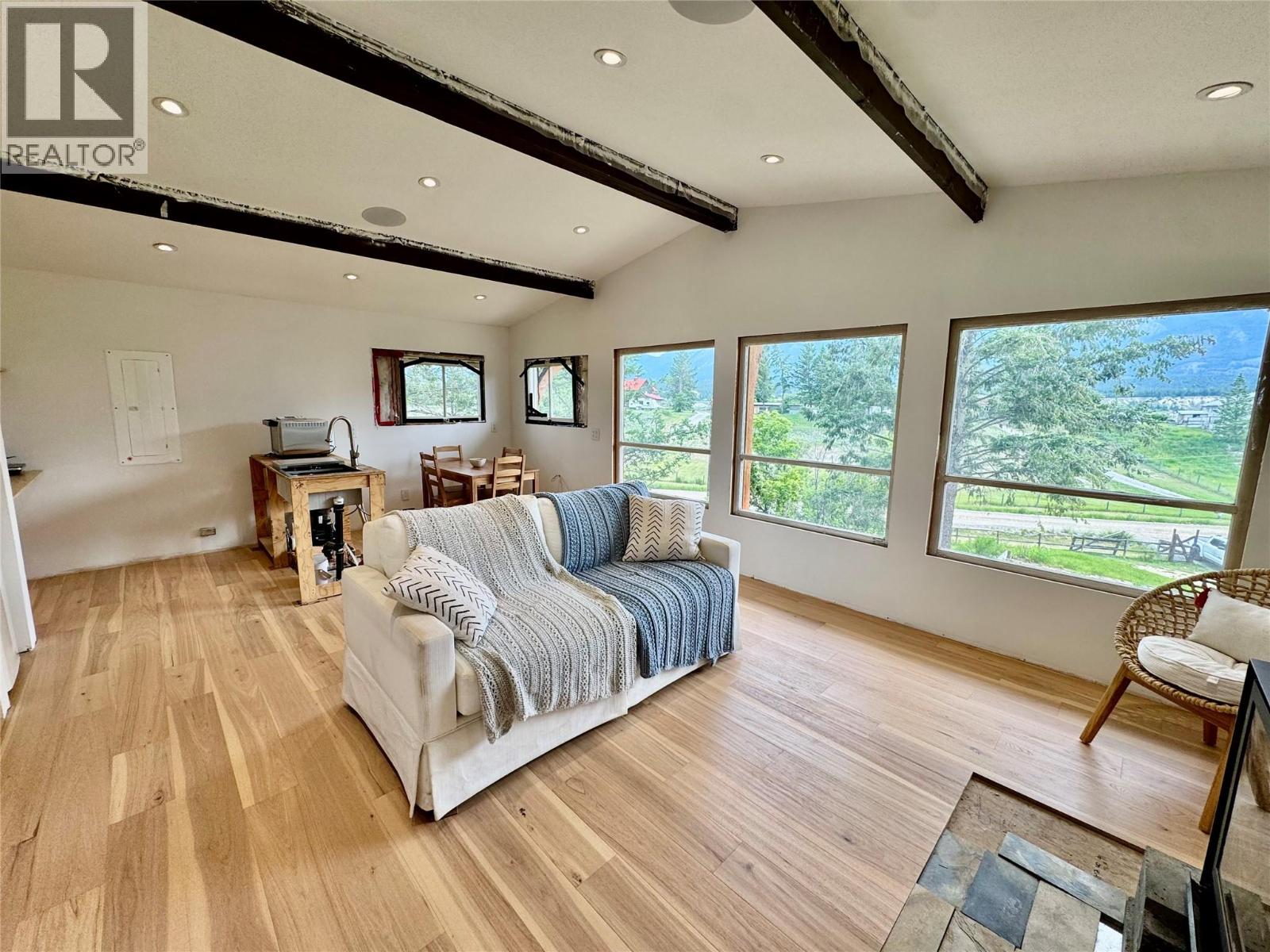 4549 Rushmere Road, Windermere, British Columbia  V0A 1K4 - Photo 5 - 10391488