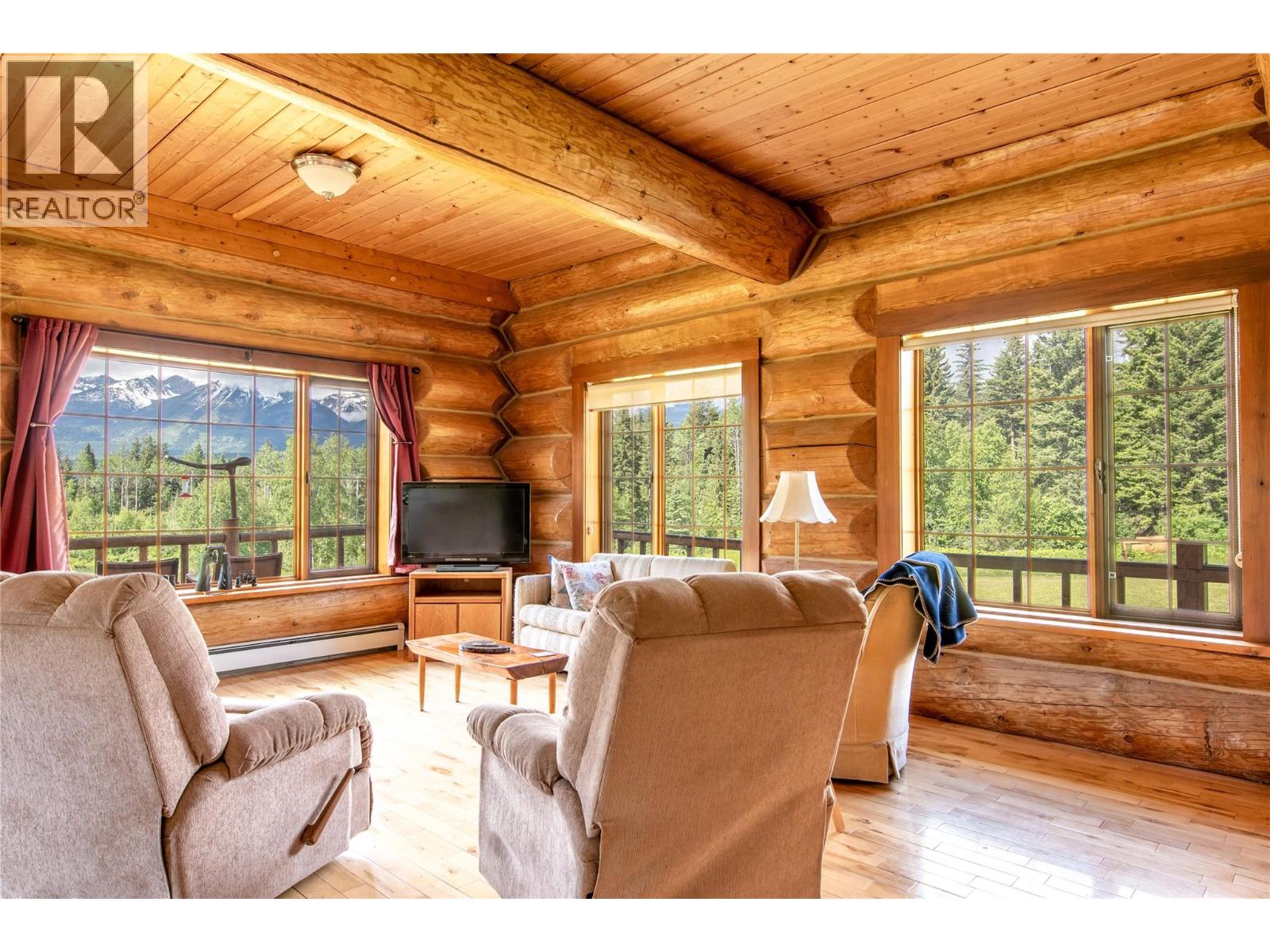 1360 Adolph Johnson Road, Golden, British Columbia  V0A 1H1 - Photo 3 - 10390040