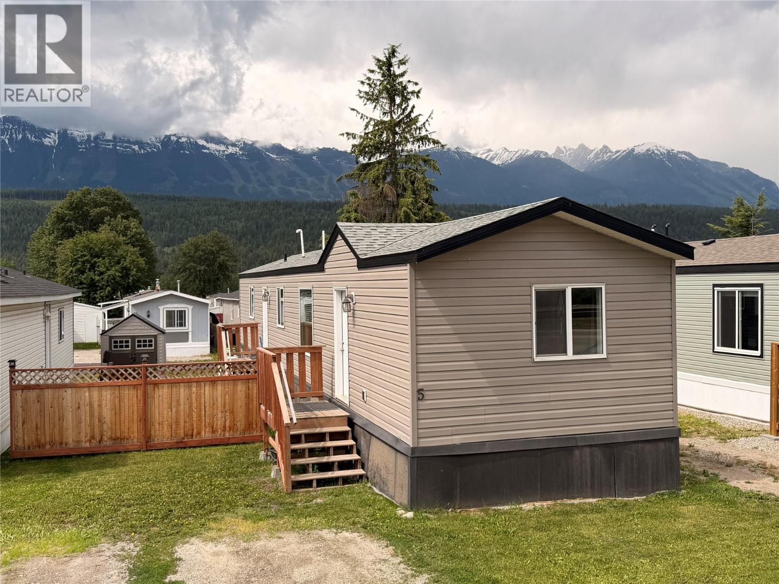 1117 10TH Avenue Unit# 5, Golden, British Columbia