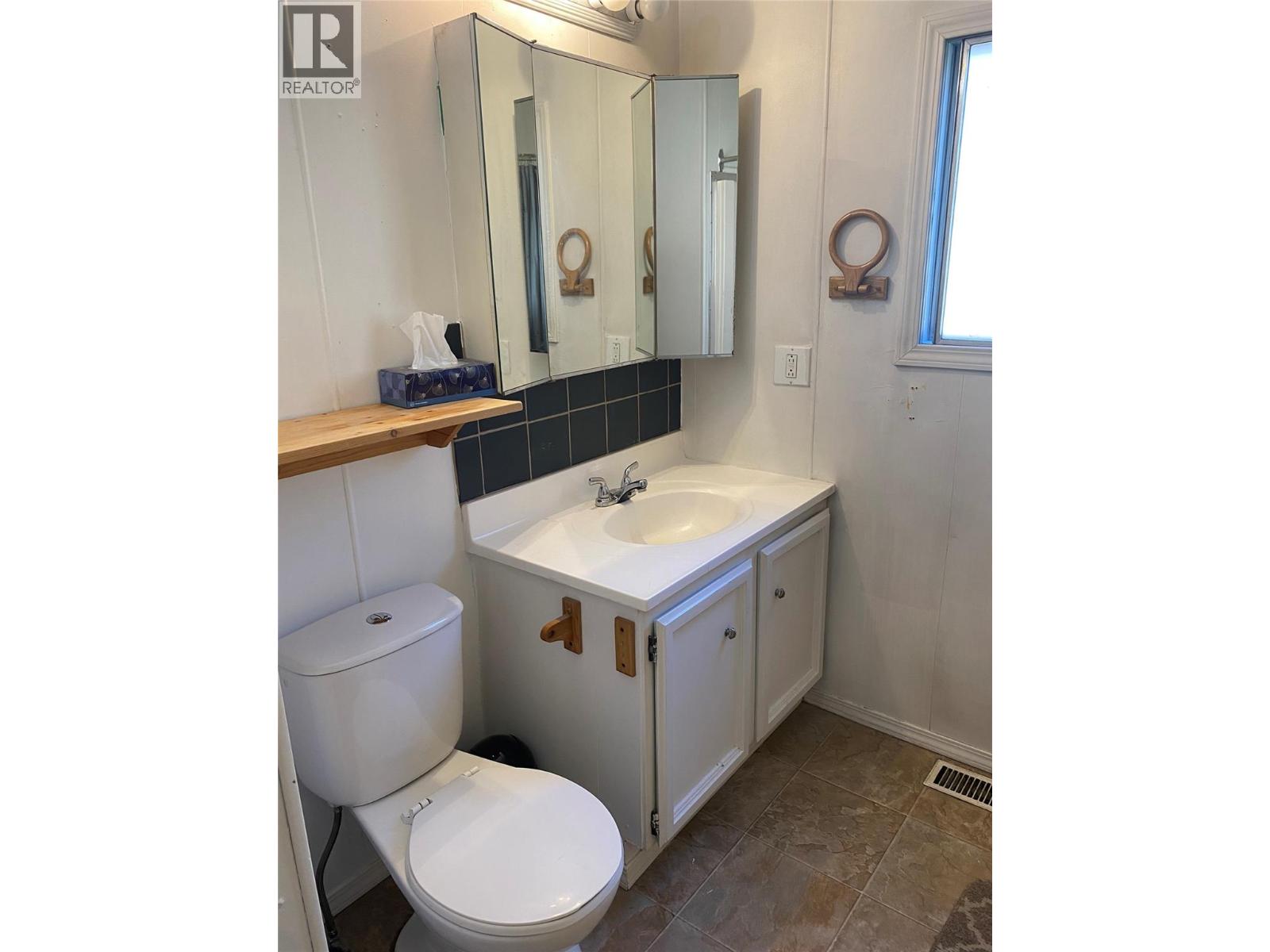 601 Lapp Road, Golden, British Columbia  V0A 1H3 - Photo 18 - 10388983