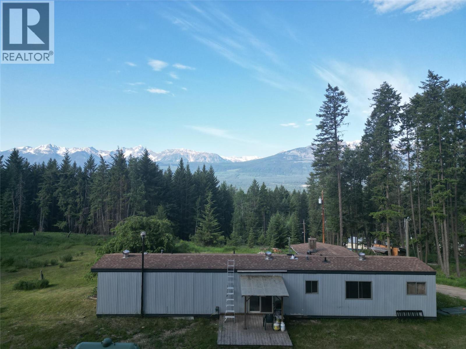601 Lapp Road, Golden, British Columbia  V0A 1H3 - Photo 2 - 10388983