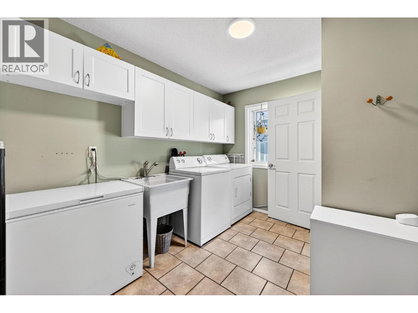 A-1215 Alexander Drive, Golden, British Columbia  V0A 1H0 - Photo 31 - 10392071
