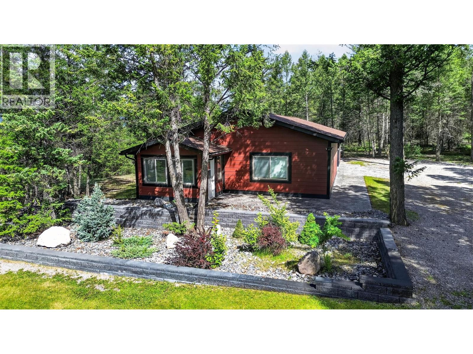 8566 Eacrett Road, Dry Gulch, British Columbia  V0A 1K2 - Photo 13 - 10391305