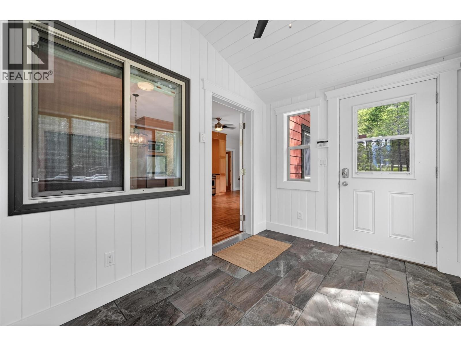 8566 Eacrett Road, Dry Gulch, British Columbia  V0A 1K2 - Photo 30 - 10391305